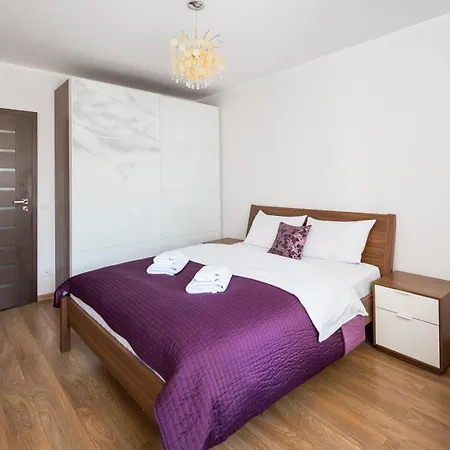 Apartamento Wola Radziwie Homely